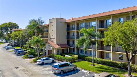 900 SW 142nd Avenue Pembroke Pines FL 33027