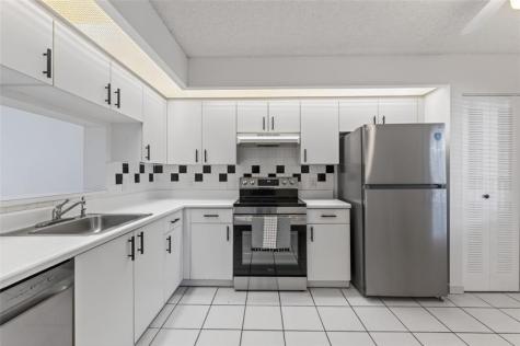 900 SW 142nd Avenue Pembroke Pines FL 33027