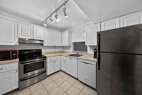 711 N Pine Island Road Plantation FL 33324