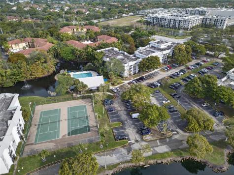 711 N Pine Island Road Plantation FL 33324