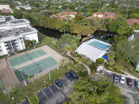 711 N Pine Island Road Plantation FL 33324