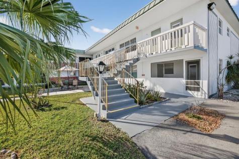 1354 N 12th Court Hollywood FL 33019
