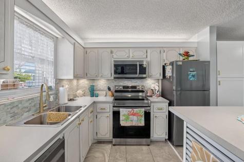 1354 N 12th Court Hollywood FL 33019