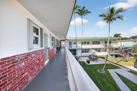 1354 N 12th Court Hollywood FL 33019