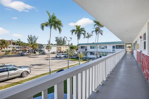1354 N 12th Court Hollywood FL 33019