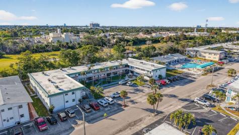 1354 N 12th Court Hollywood FL 33019