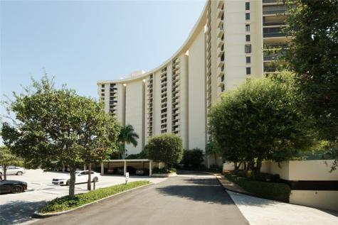 2480 Presidential Way West Palm Beach FL 33401