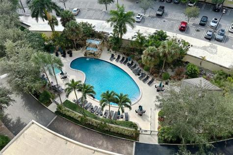 2480 Presidential Way West Palm Beach FL 33401