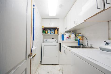 2480 Presidential Way West Palm Beach FL 33401