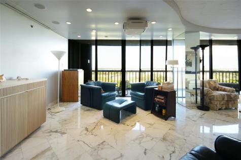 2480 Presidential Way West Palm Beach FL 33401