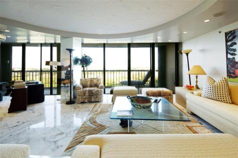 2480 Presidential Way West Palm Beach FL 33401