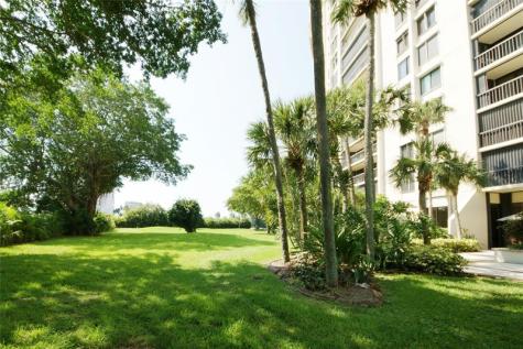 2480 Presidential Way West Palm Beach FL 33401
