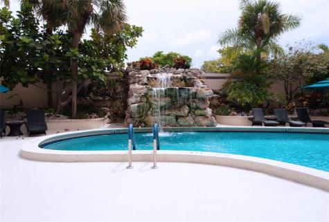 2480 Presidential Way West Palm Beach FL 33401