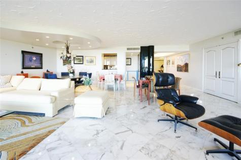 2480 Presidential Way West Palm Beach FL 33401