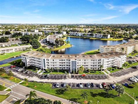 163 Markham H Deerfield Beach FL 33442