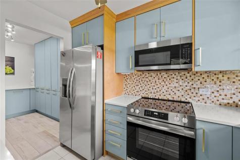 808 SE 7th Street Deerfield Beach FL 33441