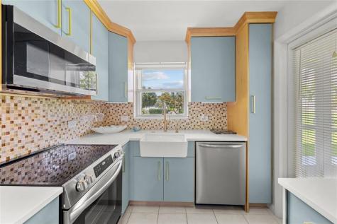 808 SE 7th Street Deerfield Beach FL 33441