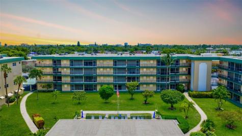 808 SE 7th Street Deerfield Beach FL 33441