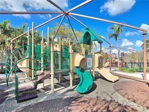 3510 Oaks Way Pompano Beach FL 33069