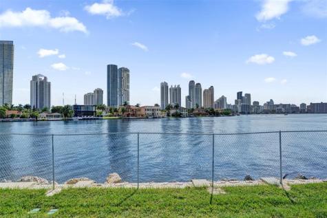 19101 NE 36th Court Aventura FL 33180