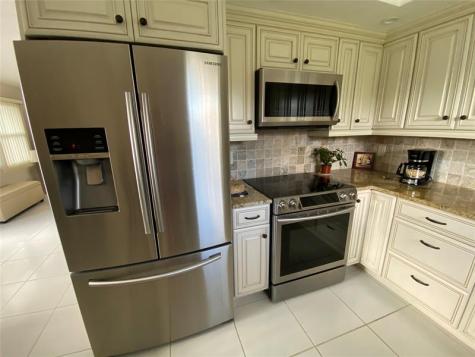 1060 Oakridge F Deerfield Beach FL 33442