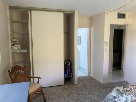 1060 Oakridge F Deerfield Beach FL 33442