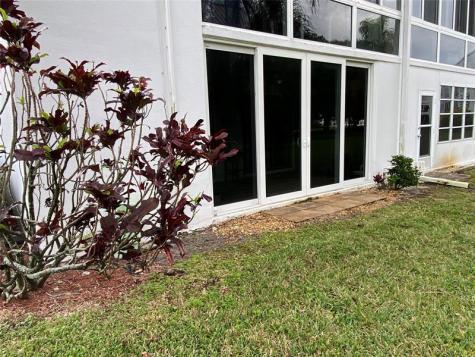 1060 Oakridge F Deerfield Beach FL 33442