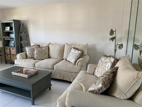 1060 Oakridge F Deerfield Beach FL 33442