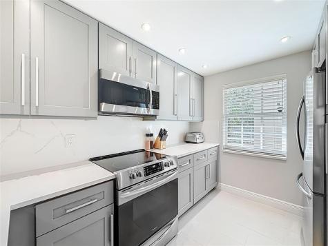 545 Oaks Lane Pompano Beach FL 33069