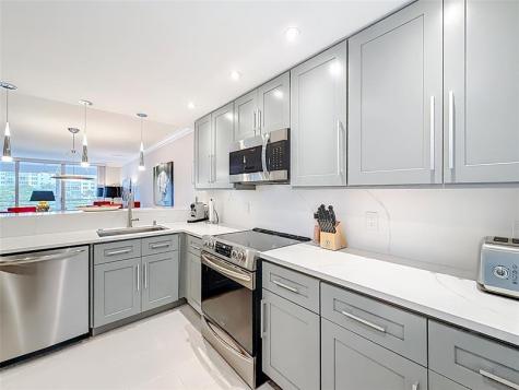 545 Oaks Lane Pompano Beach FL 33069