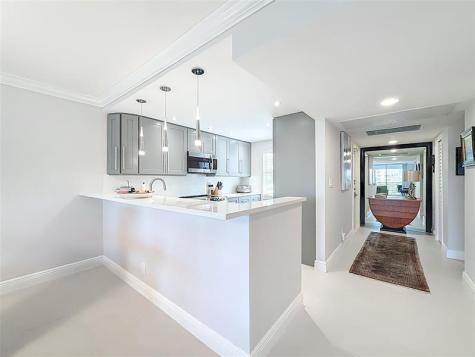 545 Oaks Lane Pompano Beach FL 33069