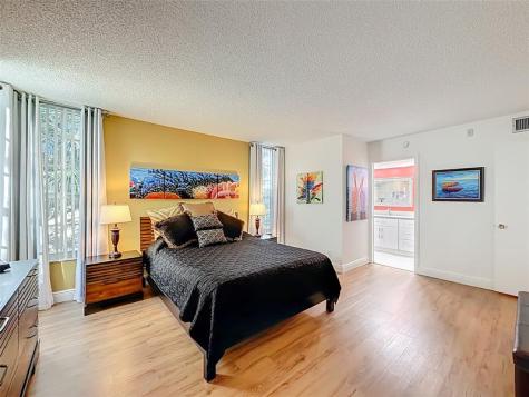 545 Oaks Lane Pompano Beach FL 33069