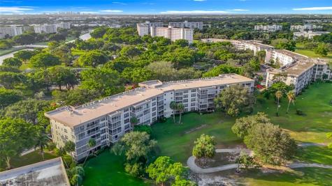 545 Oaks Lane Pompano Beach FL 33069