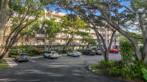 545 Oaks Lane Pompano Beach FL 33069