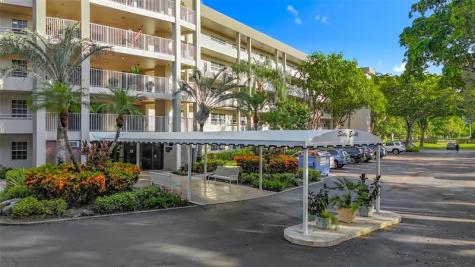 545 Oaks Lane Pompano Beach FL 33069