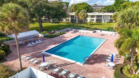 545 Oaks Lane Pompano Beach FL 33069