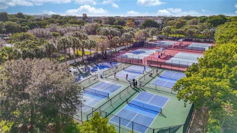 545 Oaks Lane Pompano Beach FL 33069