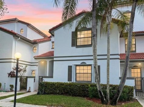 301 SW 158th Terrace Pembroke Pines FL 33027