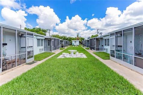 2211 Lincoln Street Hollywood FL 33020