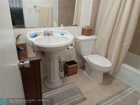 Lauderdale Lakes FL 33313