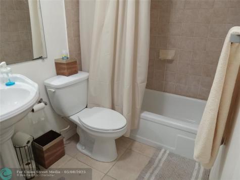 Lauderdale Lakes FL 33313