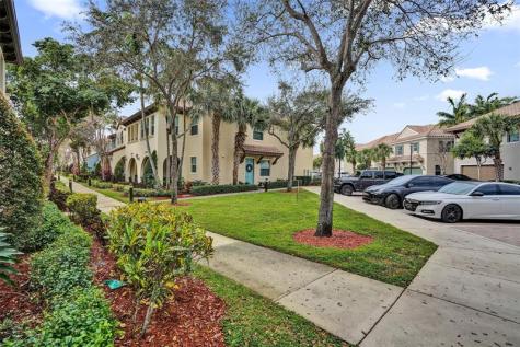 2987 St John Drive Cooper City FL 33024