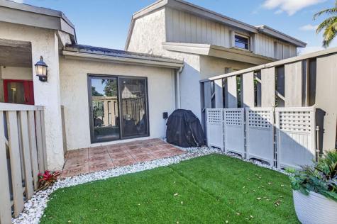 479 Deer Creek Wildwood Lane E Deerfield Beach FL 33442