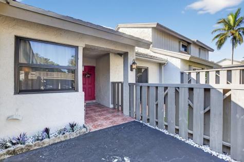 479 Deer Creek Wildwood Lane E Deerfield Beach FL 33442
