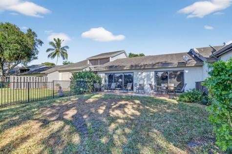 479 Deer Creek Wildwood Lane E Deerfield Beach FL 33442