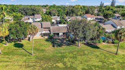 479 Deer Creek Wildwood Lane E Deerfield Beach FL 33442