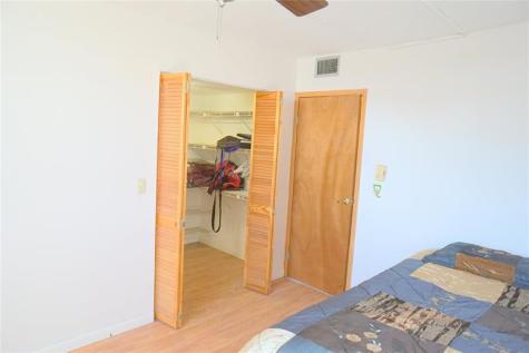 2821 Somerset Drive Lauderdale Lakes FL 33311