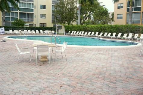2821 Somerset Drive Lauderdale Lakes FL 33311