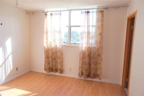 2821 Somerset Drive Lauderdale Lakes FL 33311