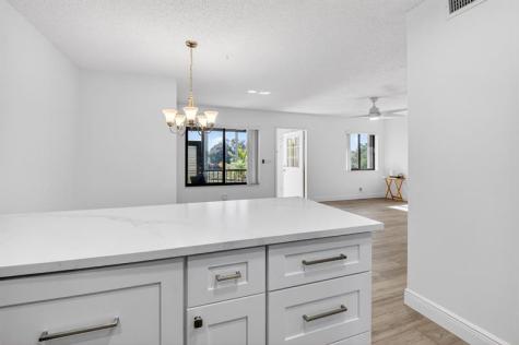 427 Pine Glen Lane Greenacres FL 33463